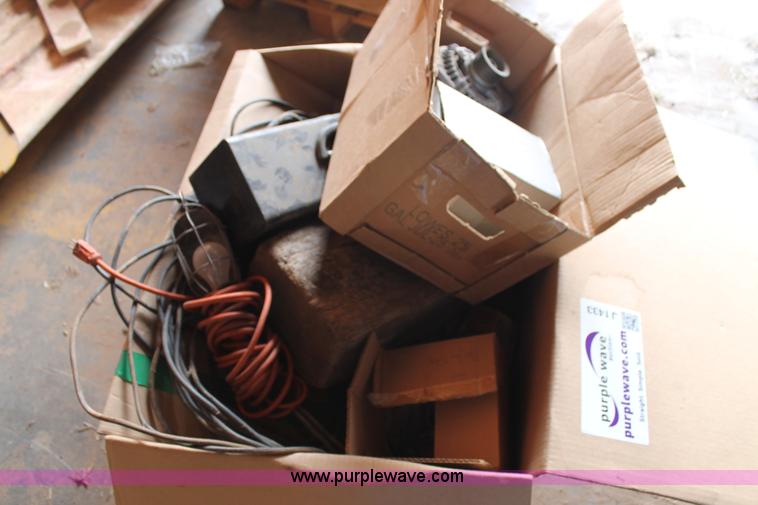 image for item J1433 Assorted parts and tools