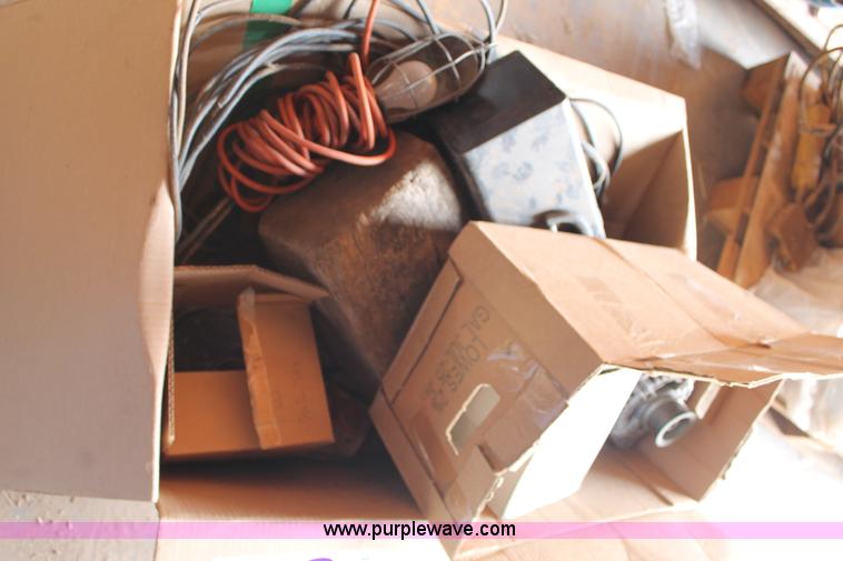 image for item J1433 Assorted parts and tools