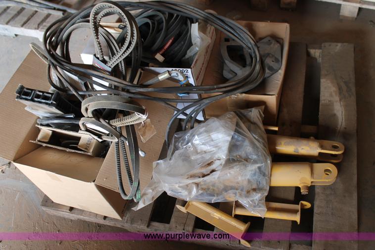 image for item J1433 Assorted parts and tools