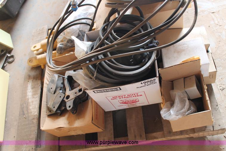 image for item J1433 Assorted parts and tools