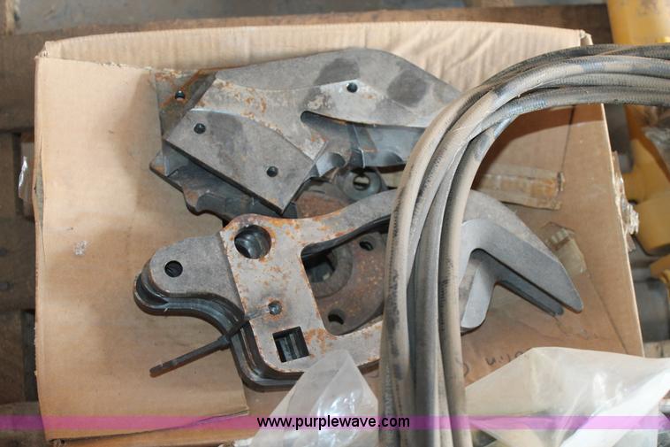 image for item J1433 Assorted parts and tools