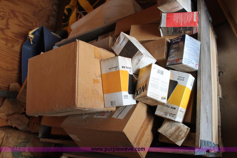 image for item J1433 Assorted parts and tools