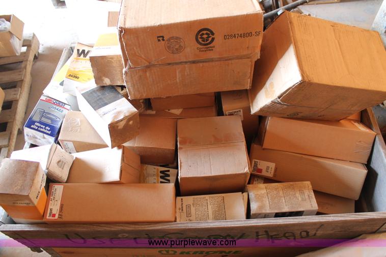 image for item J1433 Assorted parts and tools