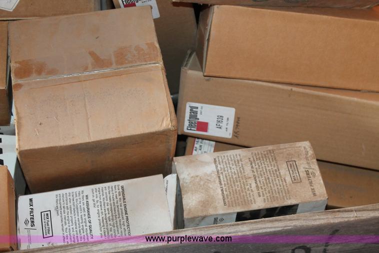 image for item J1433 Assorted parts and tools