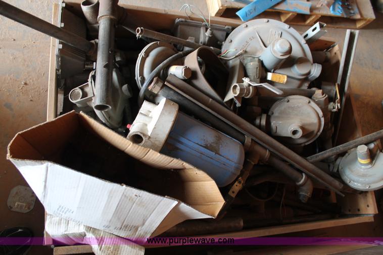 image for item J1433 Assorted parts and tools