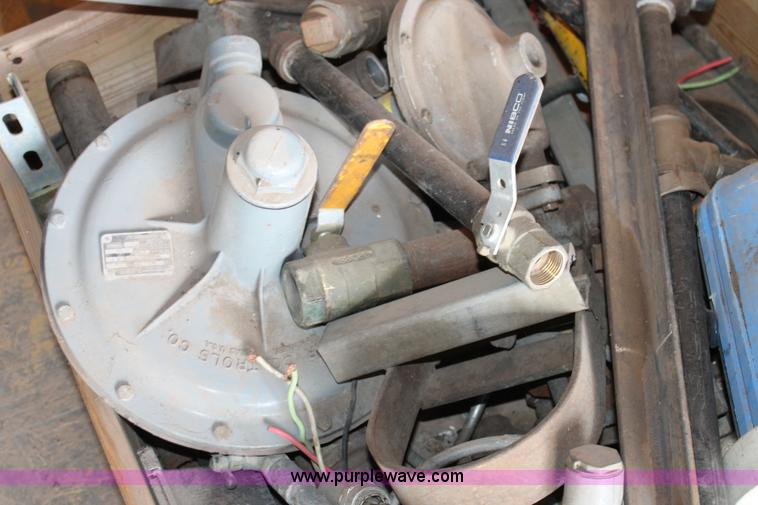 image for item J1433 Assorted parts and tools