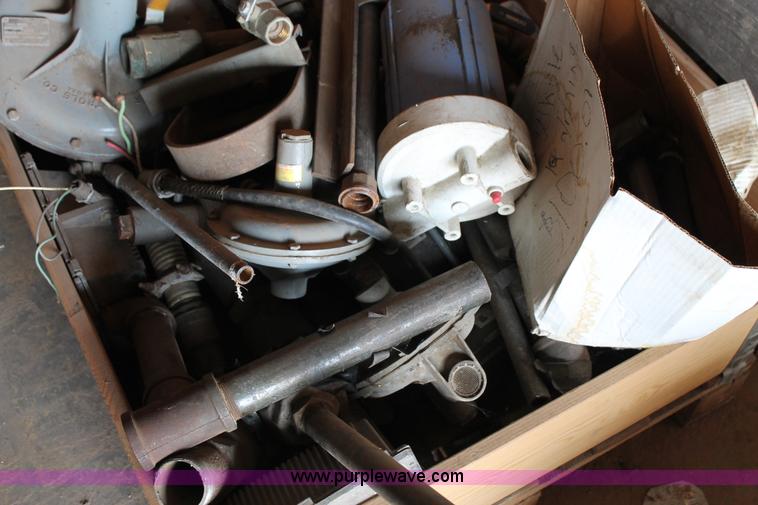 image for item J1433 Assorted parts and tools