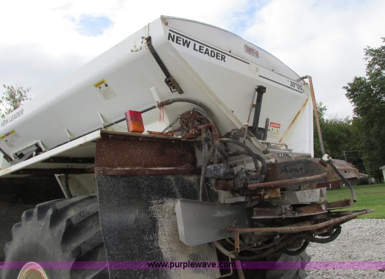 image for item J8716 2000 Sterling L8513 applicator truck