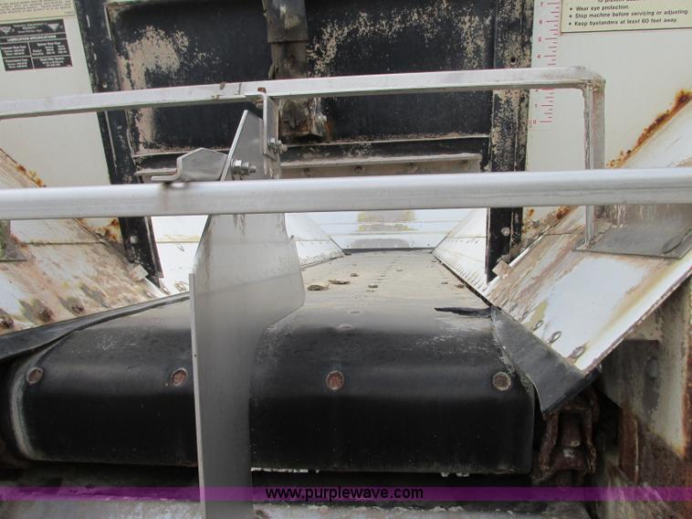 image for item J8716 2000 Sterling L8513 applicator truck