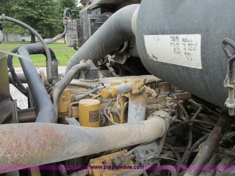 image for item J8716 2000 Sterling L8513 applicator truck