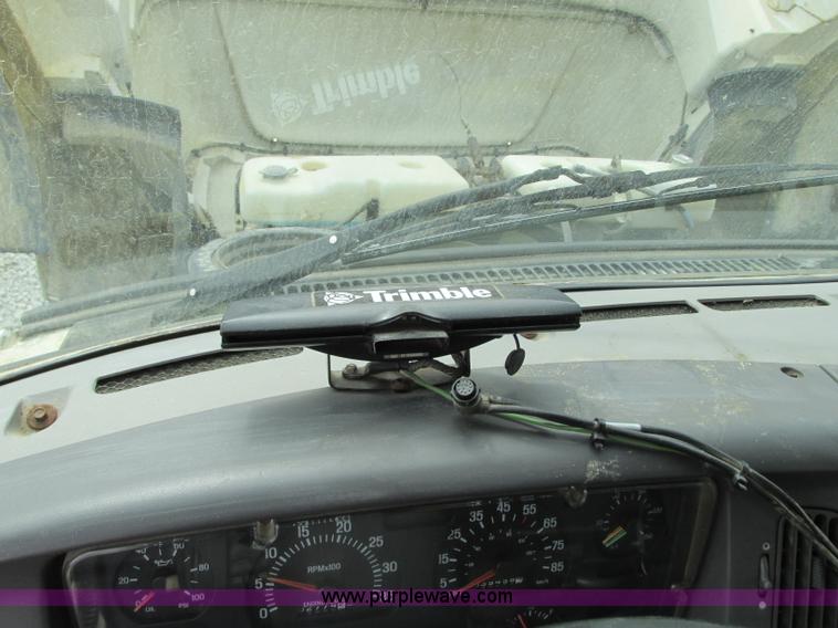 image for item J8716 2000 Sterling L8513 applicator truck