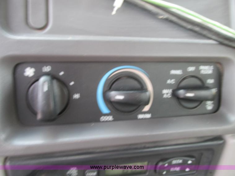 image for item J8716 2000 Sterling L8513 applicator truck