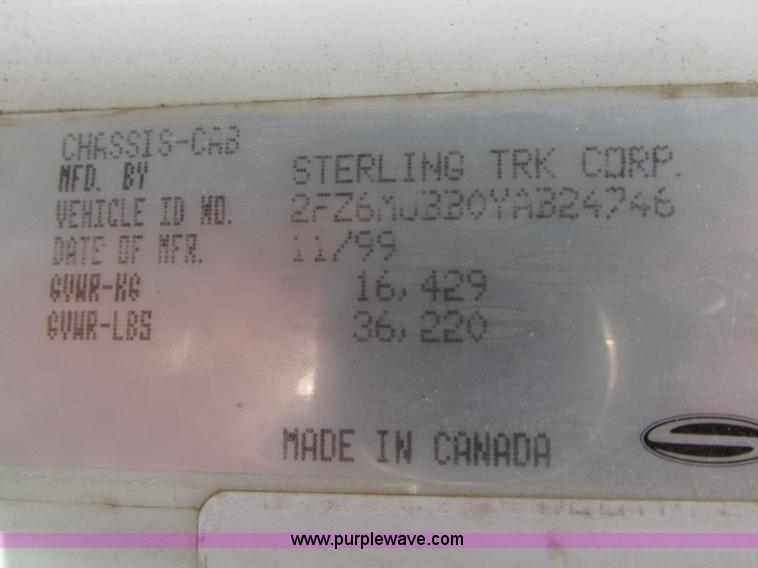 image for item J8716 2000 Sterling L8513 applicator truck