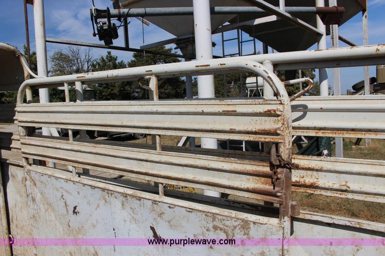 image for item K1200 2005 Coose livestock trailer