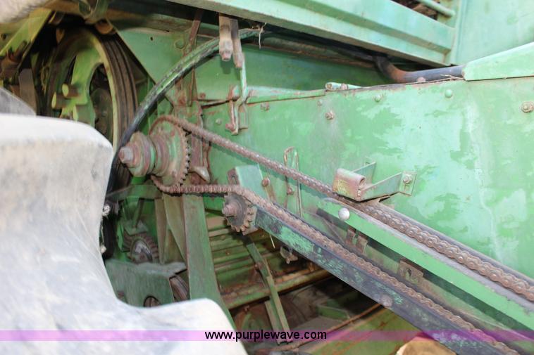 image for item K1202 John Deere 7700 RWA combine