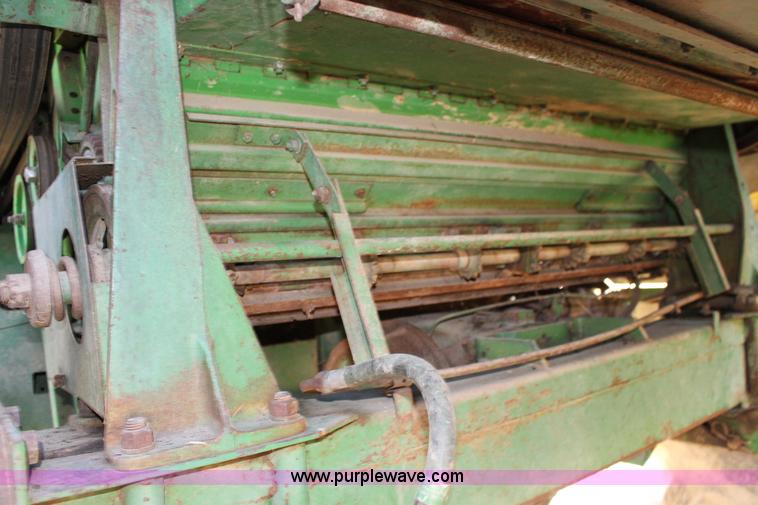 image for item K1202 John Deere 7700 RWA combine