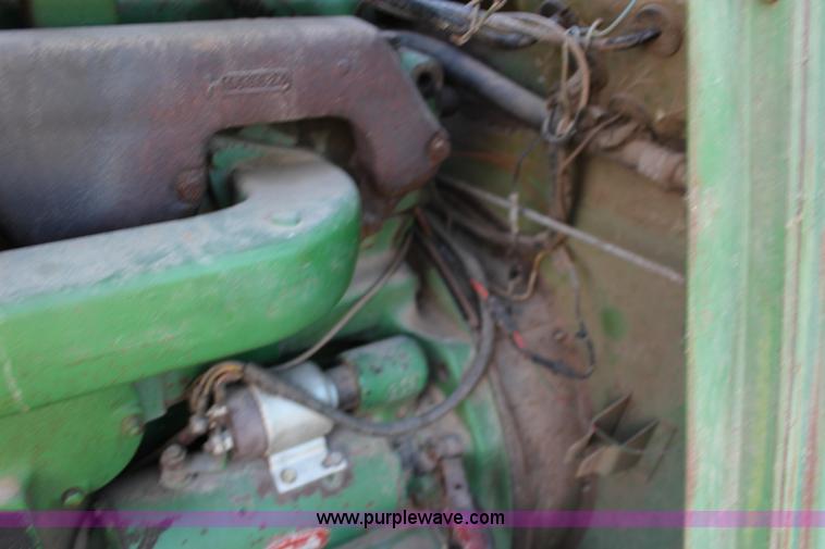 image for item K1202 John Deere 7700 RWA combine