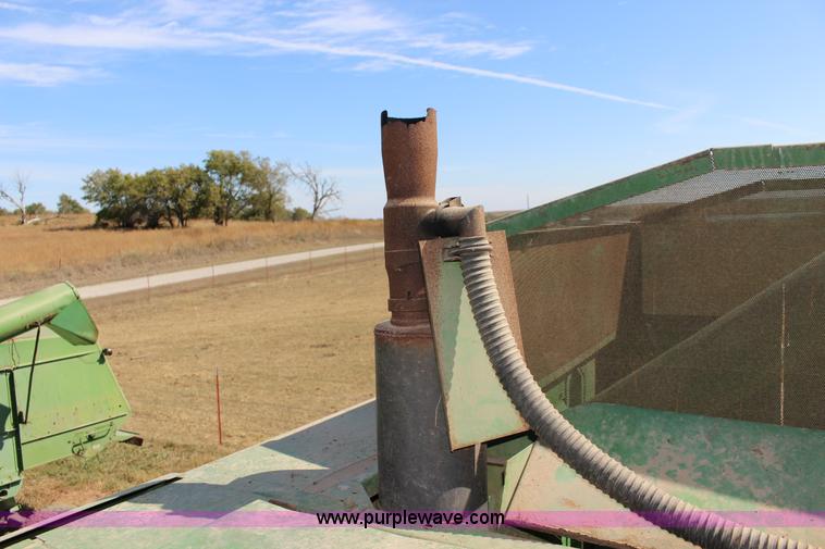 image for item K1202 John Deere 7700 RWA combine