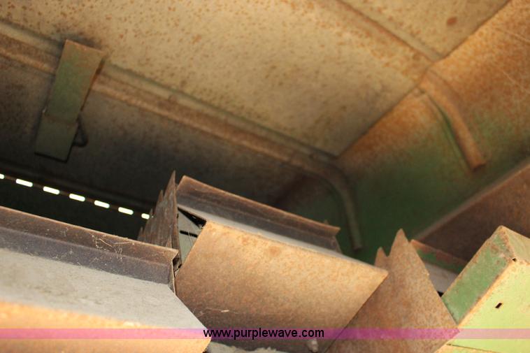 image for item K1202 John Deere 7700 RWA combine