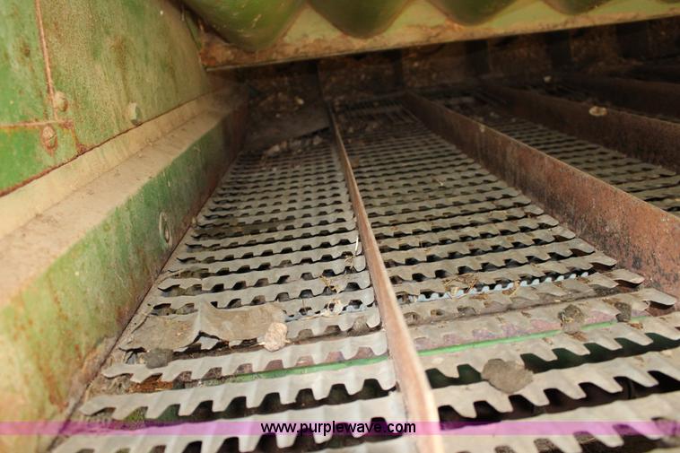 image for item K1202 John Deere 7700 RWA combine