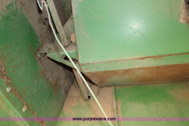 image for item K1202 John Deere 7700 RWA combine