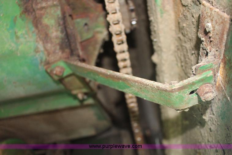 image for item K1202 John Deere 7700 RWA combine