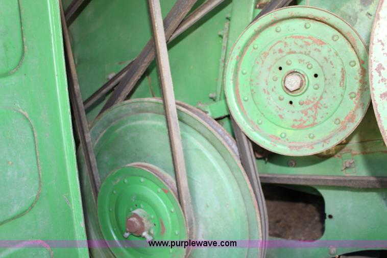 image for item K1202 John Deere 7700 RWA combine