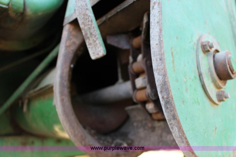 image for item K1202 John Deere 7700 RWA combine