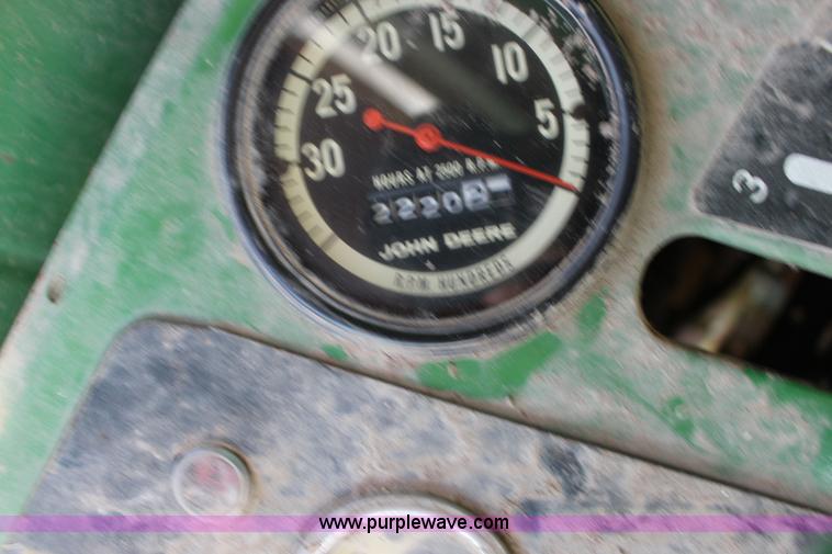 image for item K1203 John Deere 95 combine