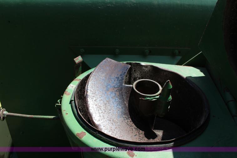 image for item K1203 John Deere 95 combine