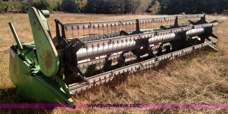 image for item K1233 John Deere 220 flex head