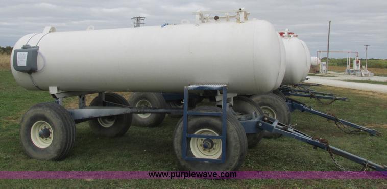 image for item K2204 Duo Lift anhydrous ammonia nurse tanks