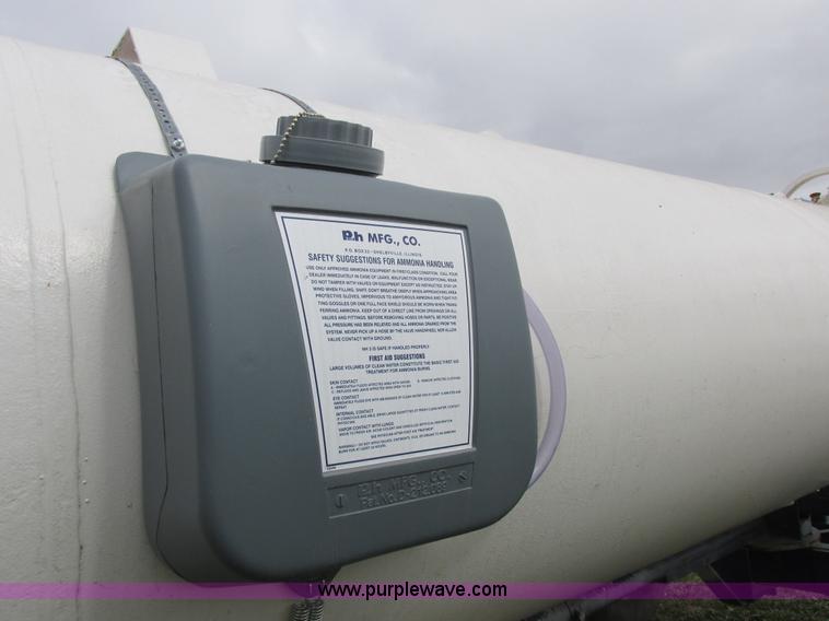 image for item K2204 Duo Lift anhydrous ammonia nurse tanks