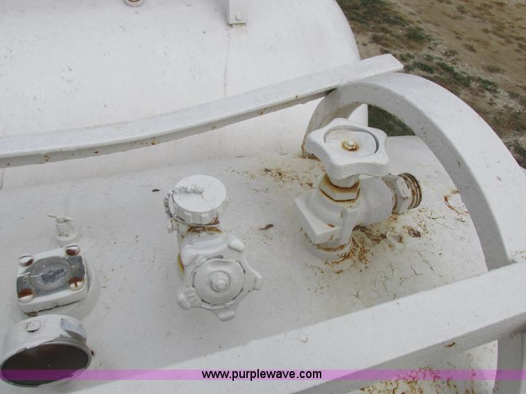 image for item K2204 Duo Lift anhydrous ammonia nurse tanks