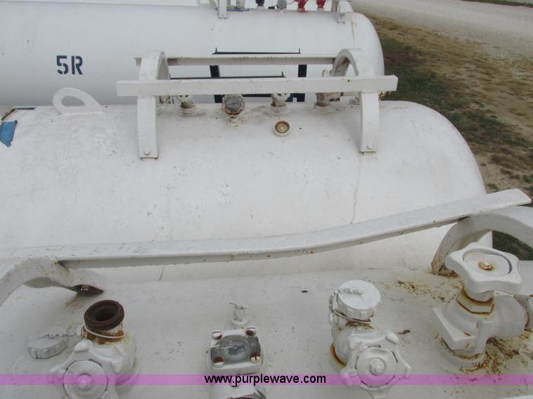 image for item K2204 Duo Lift anhydrous ammonia nurse tanks