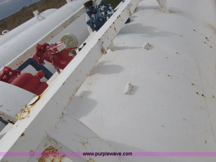 image for item K2208 Duo Lift anhydrous ammonia nurse tanks