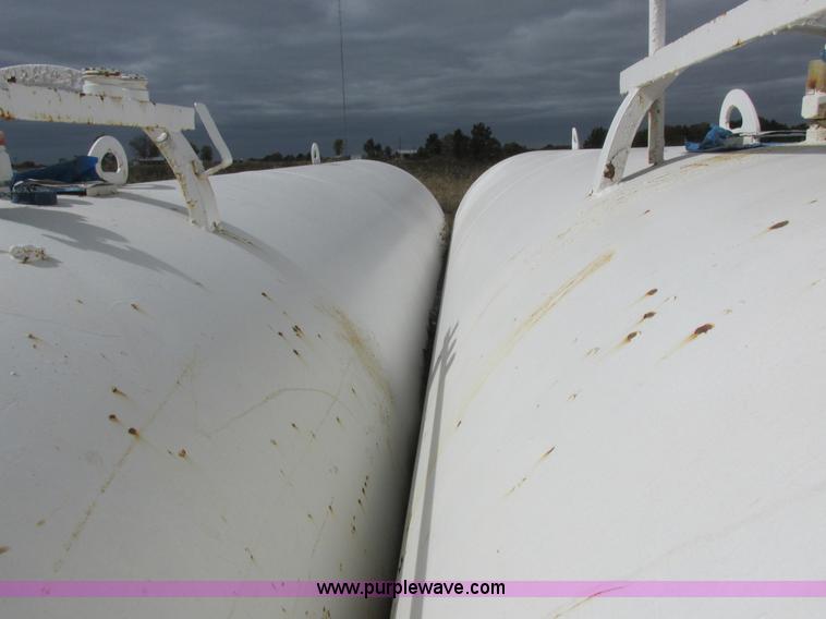 image for item K2208 Duo Lift anhydrous ammonia nurse tanks