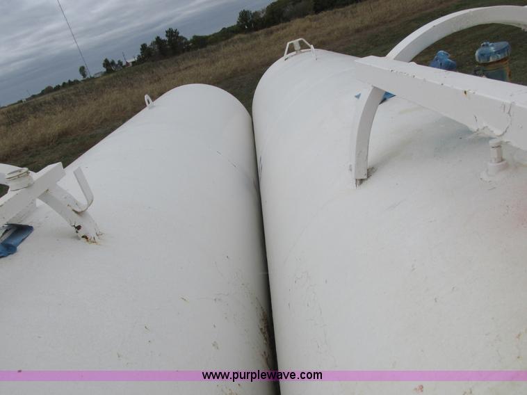 image for item K2210 Duo Lift anhydrous ammonia nurse tanks