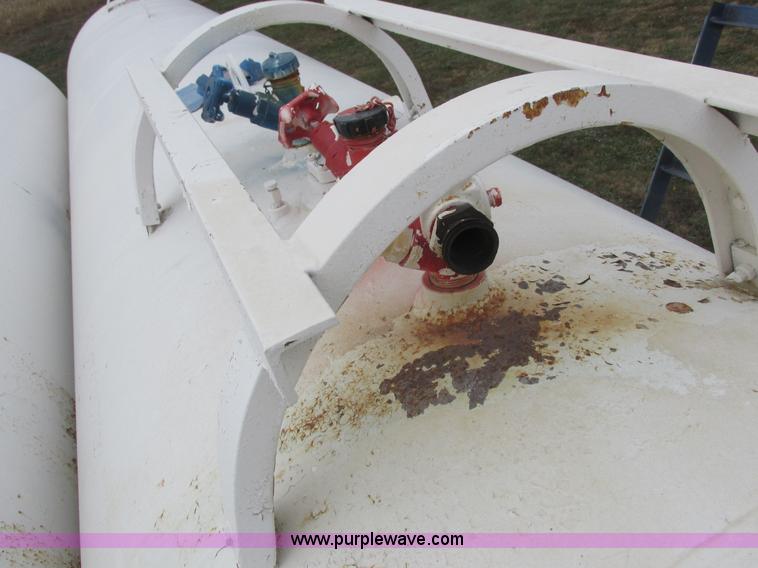 image for item K2210 Duo Lift anhydrous ammonia nurse tanks