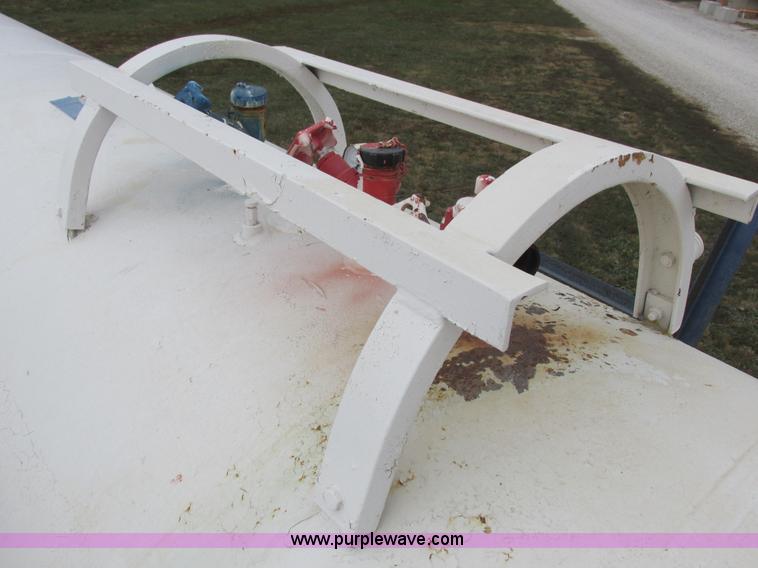 image for item K2210 Duo Lift anhydrous ammonia nurse tanks