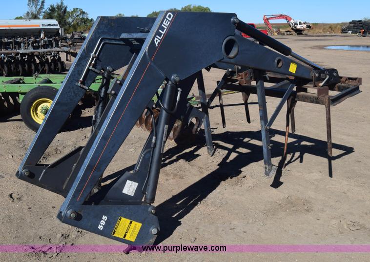 Allied 595 loader in Kinsley, KS Item K4794 sold Purple Wave