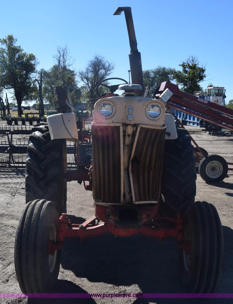 image for item K4795 Case 832 tractor