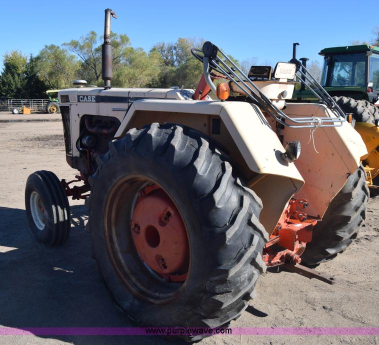 image for item K4795 Case 832 tractor