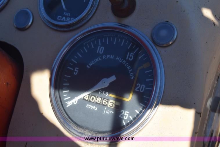 image for item K4795 Case 832 tractor