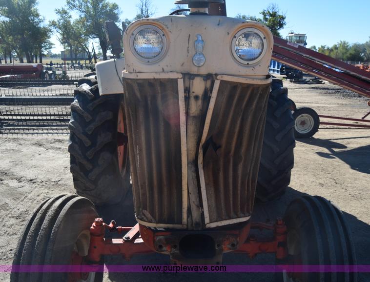 image for item K4795 Case 832 tractor