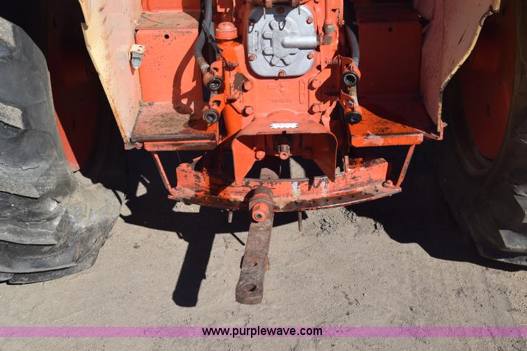 image for item K4795 Case 832 tractor