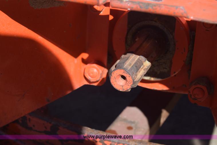 image for item K4795 Case 832 tractor