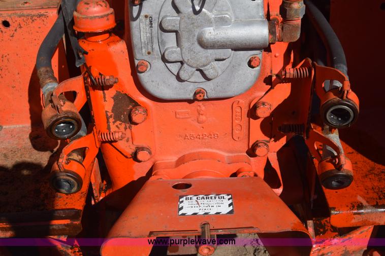 image for item K4795 Case 832 tractor