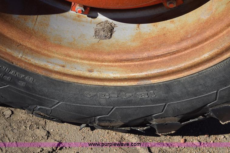 image for item K4795 Case 832 tractor