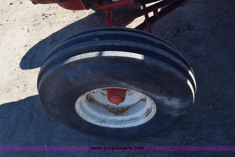 image for item K4795 Case 832 tractor